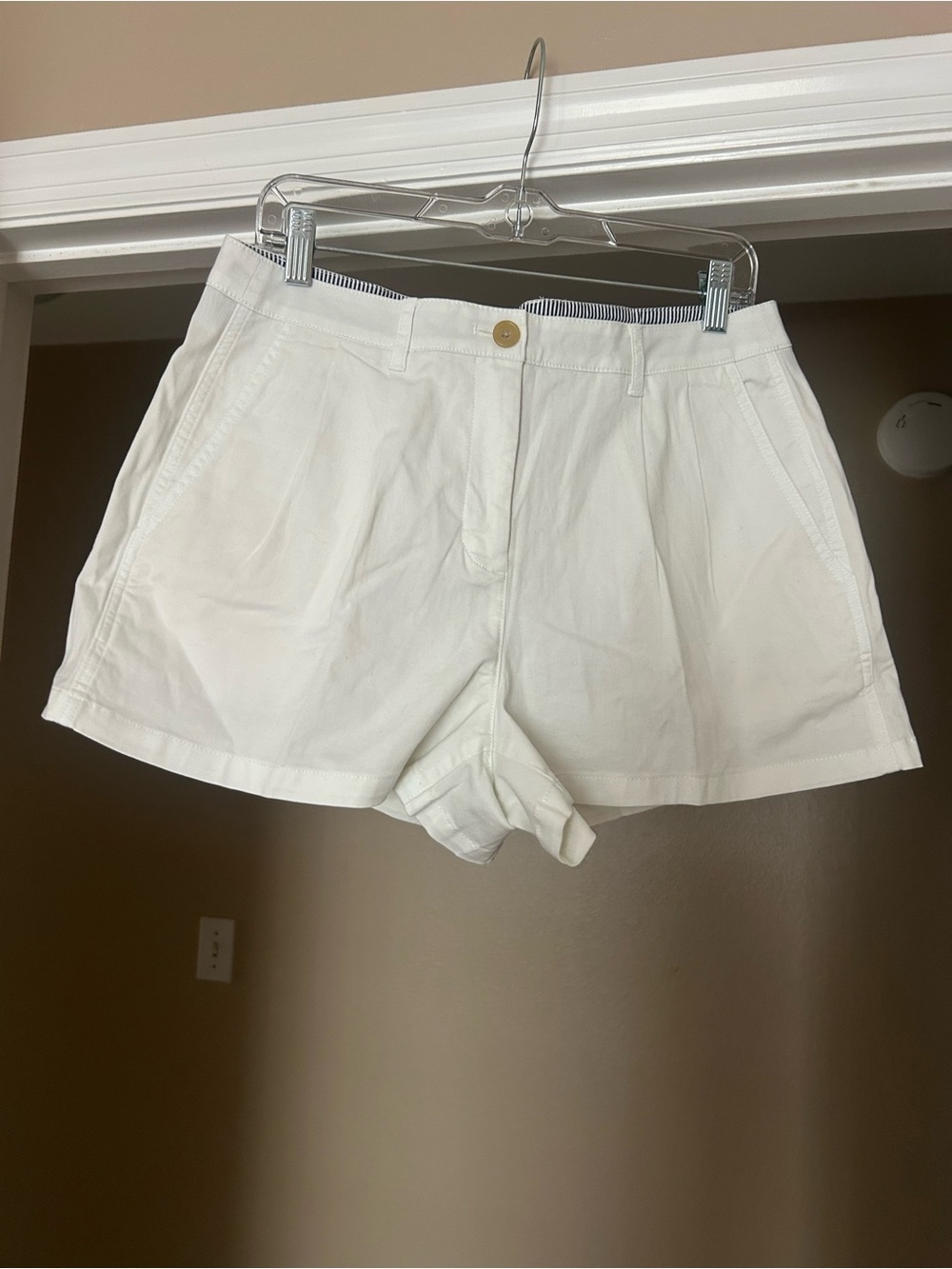 JCREW- NWT- White Women's Casual Chino Shorts